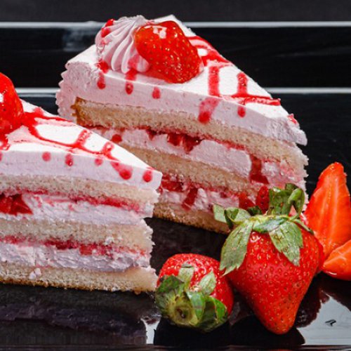 Strawberry Delicious (Seasonal) Pastry